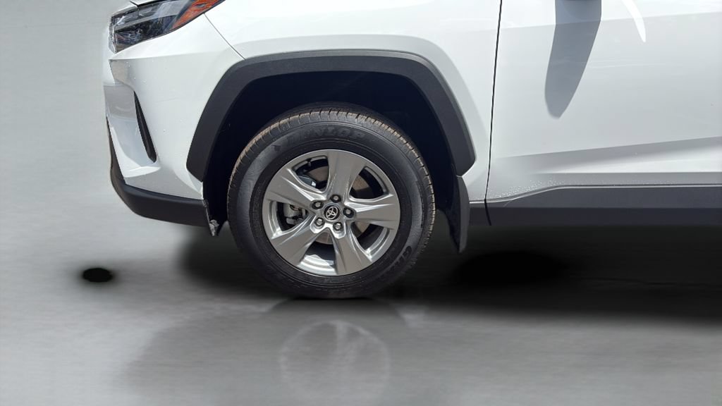 Used 2025 Toyota RAV4 XLE w/ Convenience Package FWD image 26