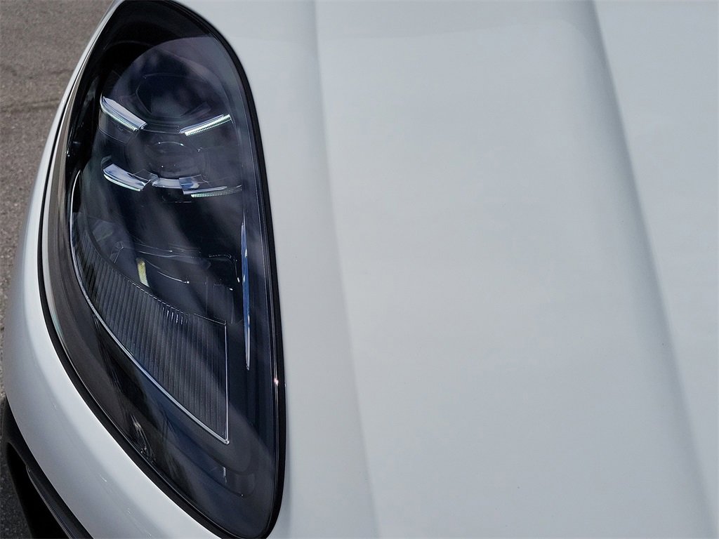 New 2026 Porsche Macan image 9