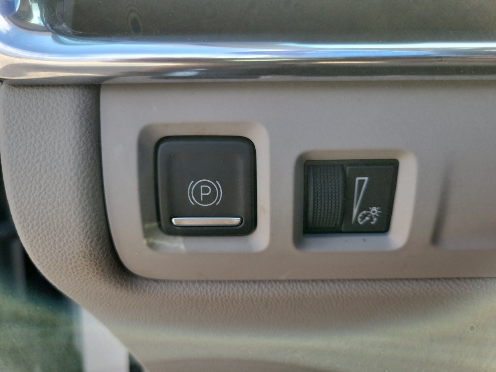 Certified 2022 Cadillac XT4 Luxury w/ Cold Weather Package FWD image 20