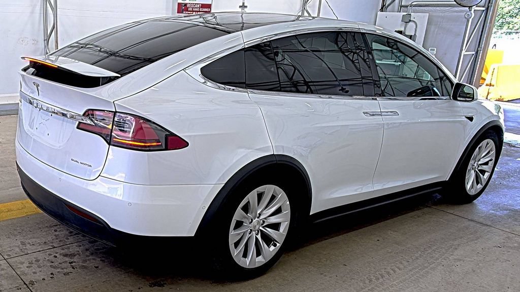 Used 2020 Tesla Model X Long Range AWD/4WD image 4
