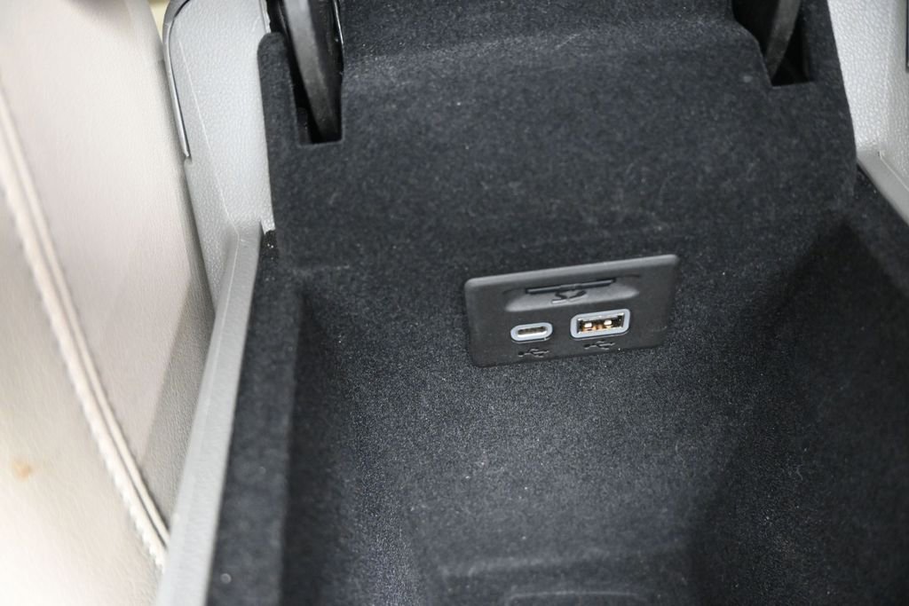Used 2021 Cadillac XT6 Premium Luxury FWD image 3