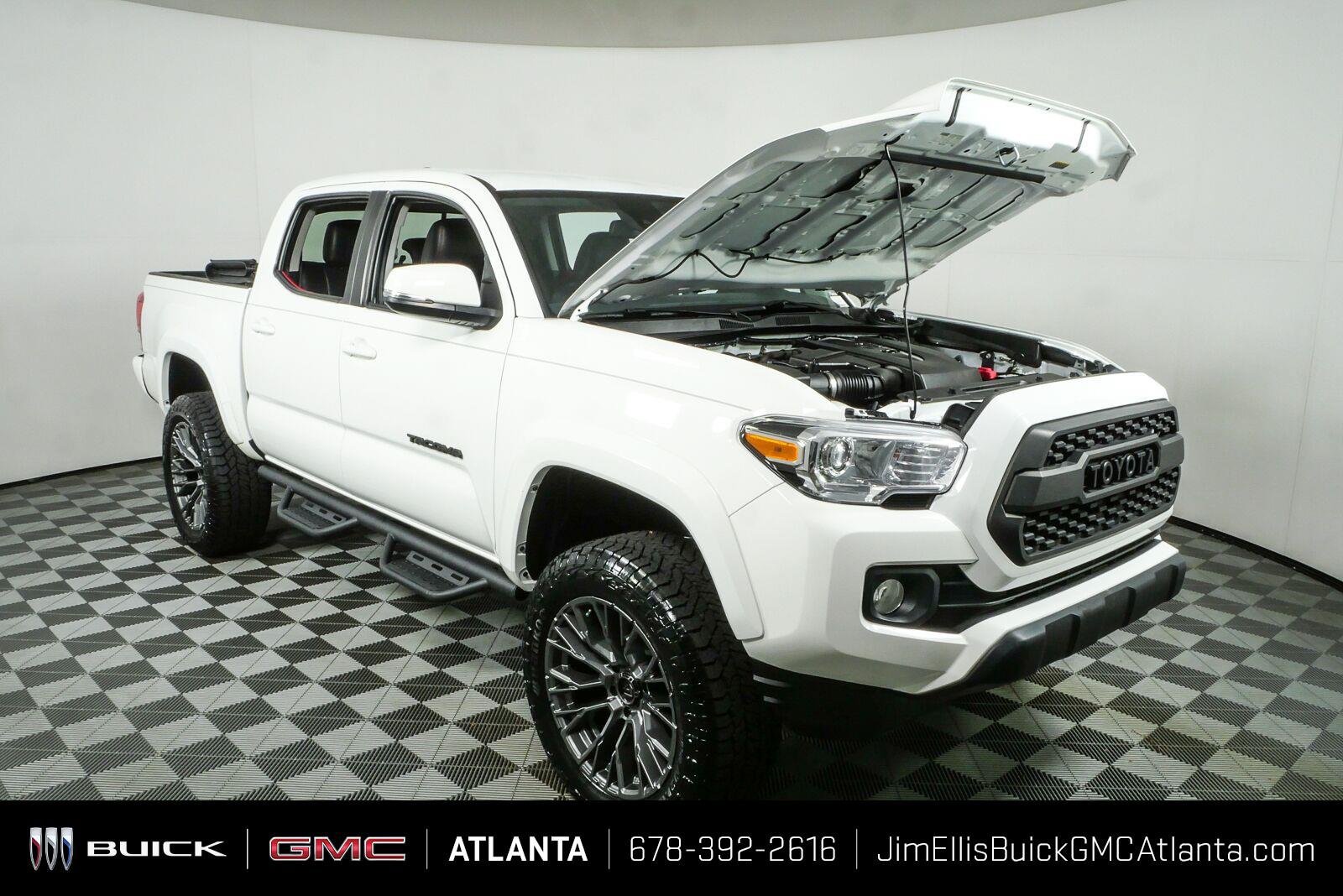 Used 2022 Toyota Tacoma SR5 w/ Technology Package RWD image 32
