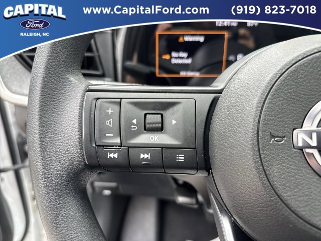 Used 2025 Nissan Kicks SV w/ SV Premium Package FWD image 23