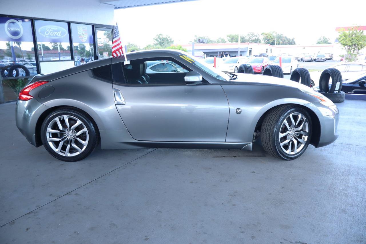 Used 2014 Nissan 370Z Touring RWD image 6