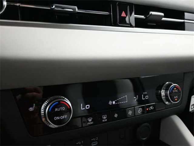 New 2025 Mitsubishi Outlander SE image 22