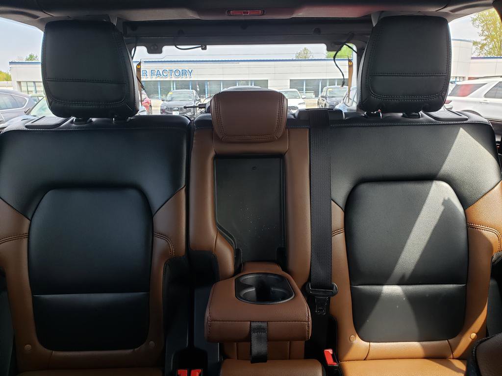 Used 2023 Ford Bronco Outer Banks w/ Sasquatch Package AWD/4WD image 14