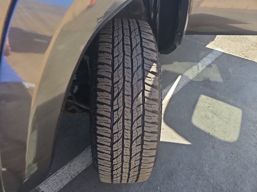 Used 2017 Toyota Tacoma SR5 w/ Tow Package RWD image 33