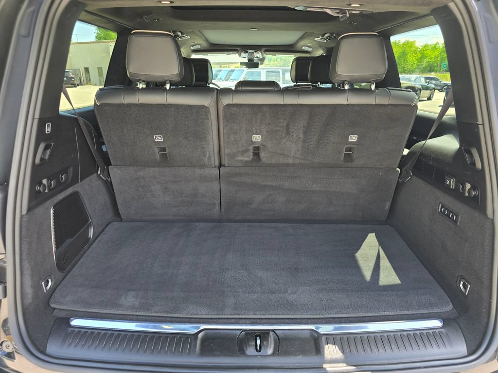Used 2024 Jeep Grand Wagoneer Series II Obsidian w/ Quick Order Packagew 28T AWD/4WD image 15