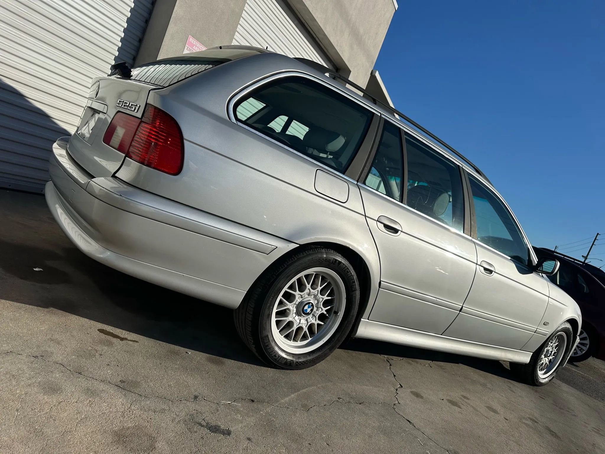 Used 2001 BMW 525i Wagon image 3