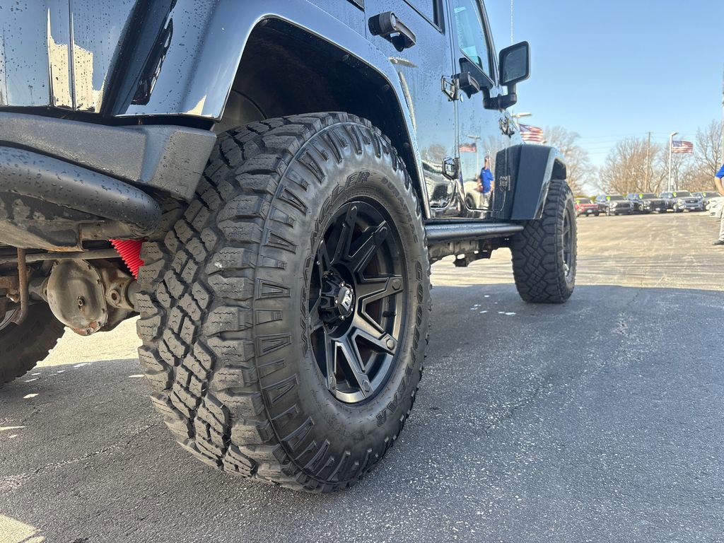 Used 2013 Jeep Wrangler Unlimited Sahara image 5