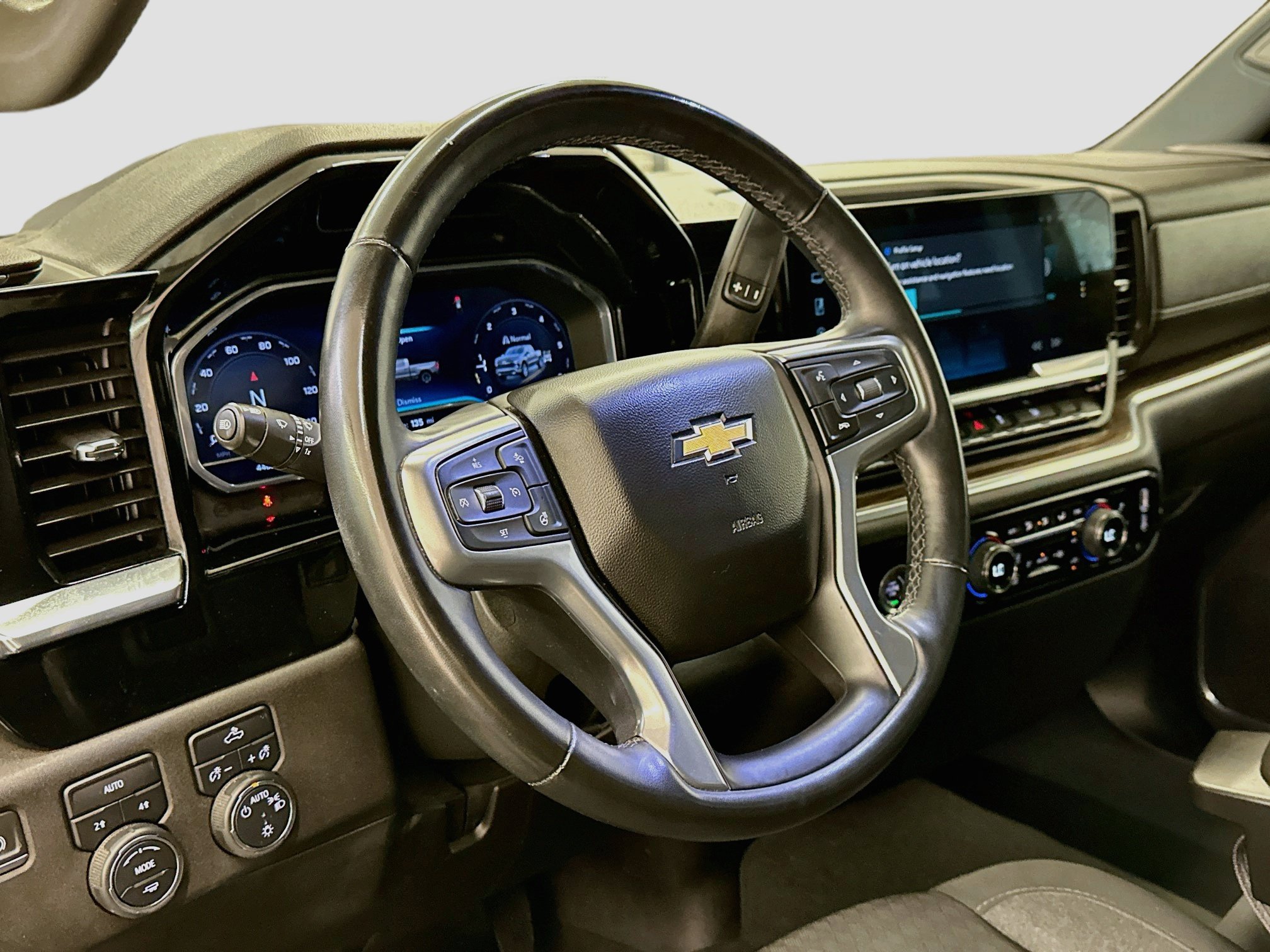 Used 2024 Chevrolet Silverado 1500 LT AWD/4WD image 18