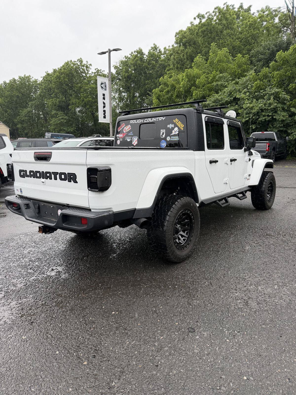 Used 2022 Jeep Gladiator Sport AWD/4WD image 15