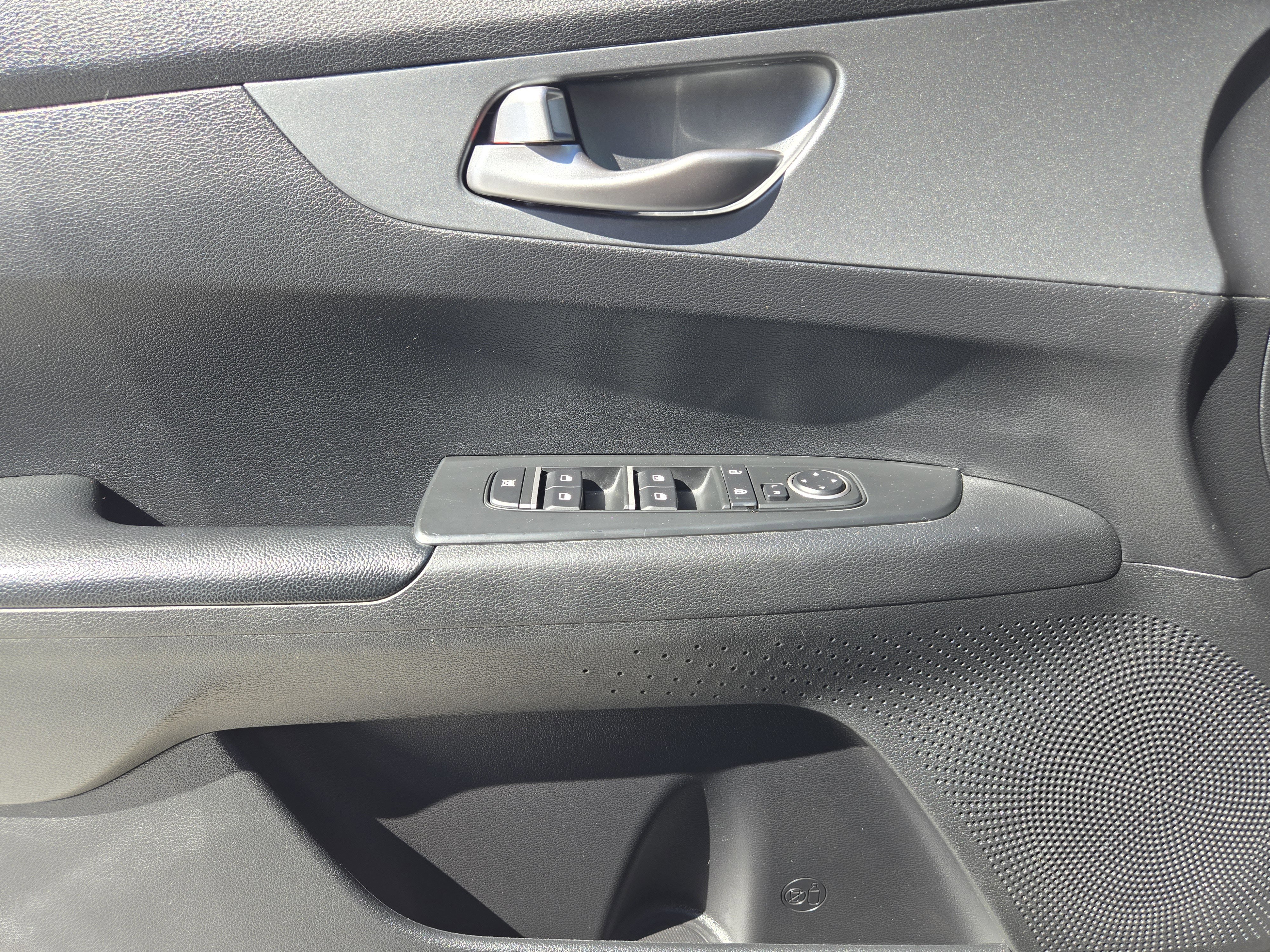 Used 2021 Kia Forte LXS image 24