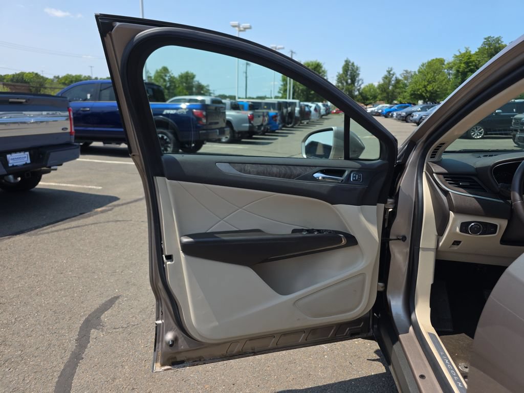 Used 2019 Lincoln MKC Reserve AWD/4WD image 19
