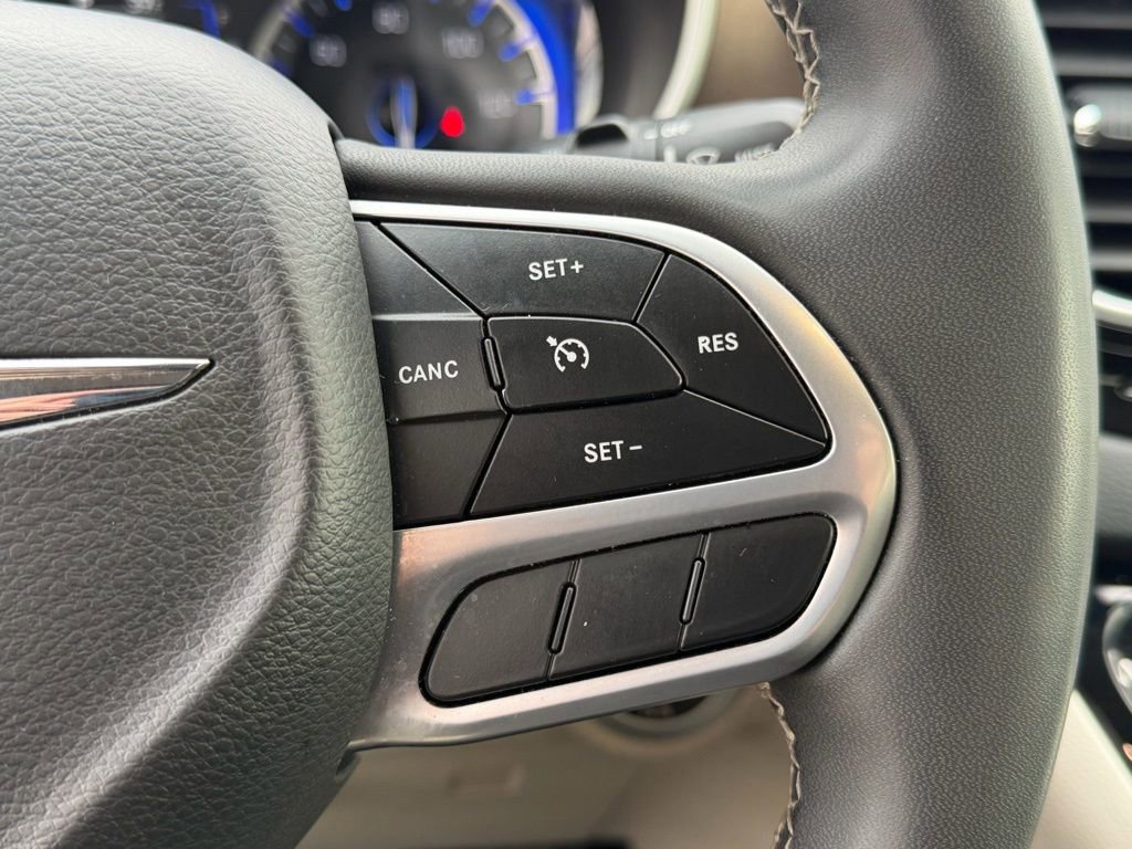 Certified 2022 Chrysler Voyager LX image 23