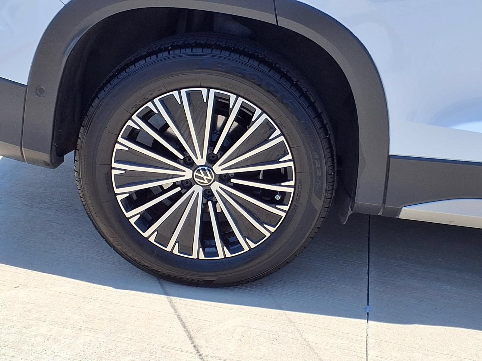 Certified 2025 Volkswagen Tiguan S FWD image 5