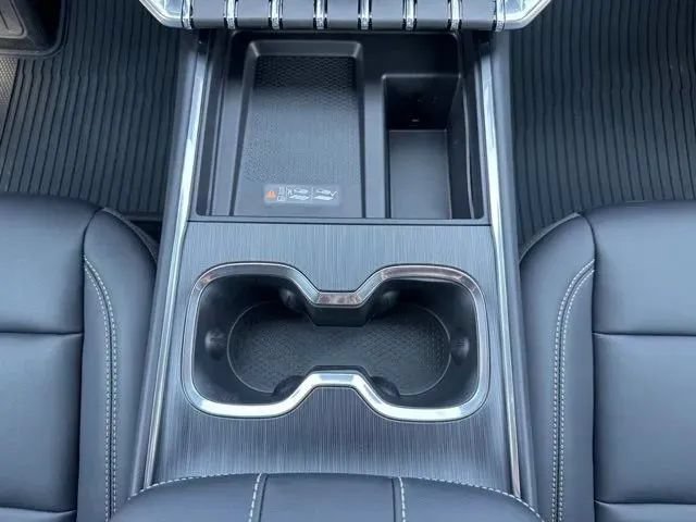 New 2026 GMC Acadia Elevation w/ Black Edition FWD image 27