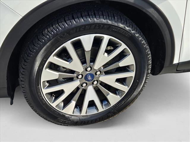 Used 2020 Ford Escape Titanium image 20