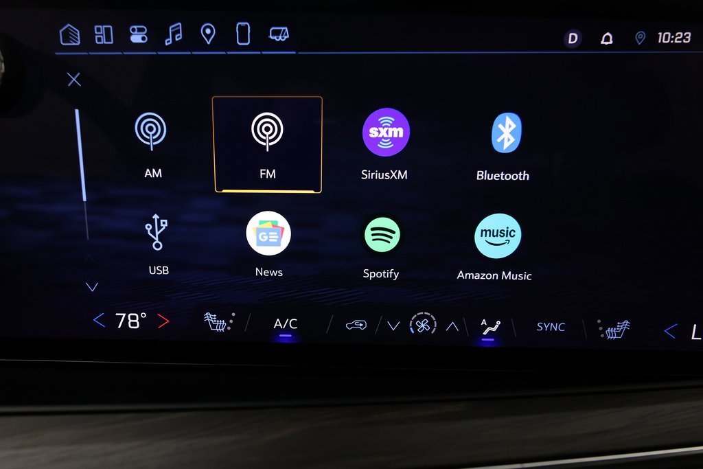 Used 2025 Chevrolet Suburban Z71 w/ Comfort Package image 32