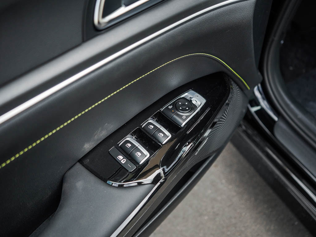 New 2026 Kia K5 GT FWD image 17