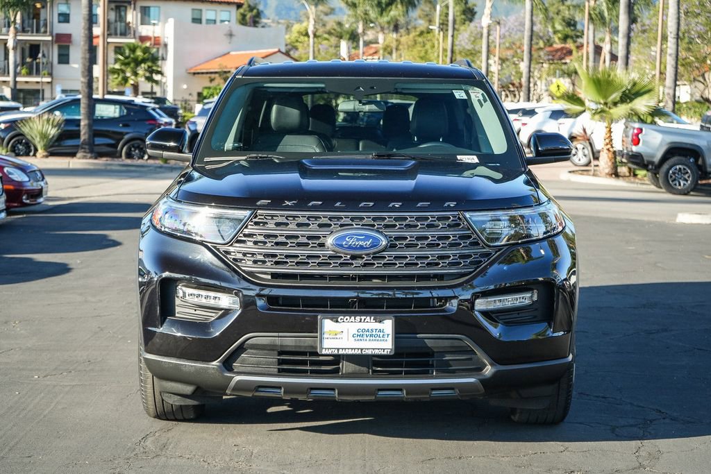 Used 2022 Ford Explorer XLT w/ Equipment Group 202A RWD image 2
