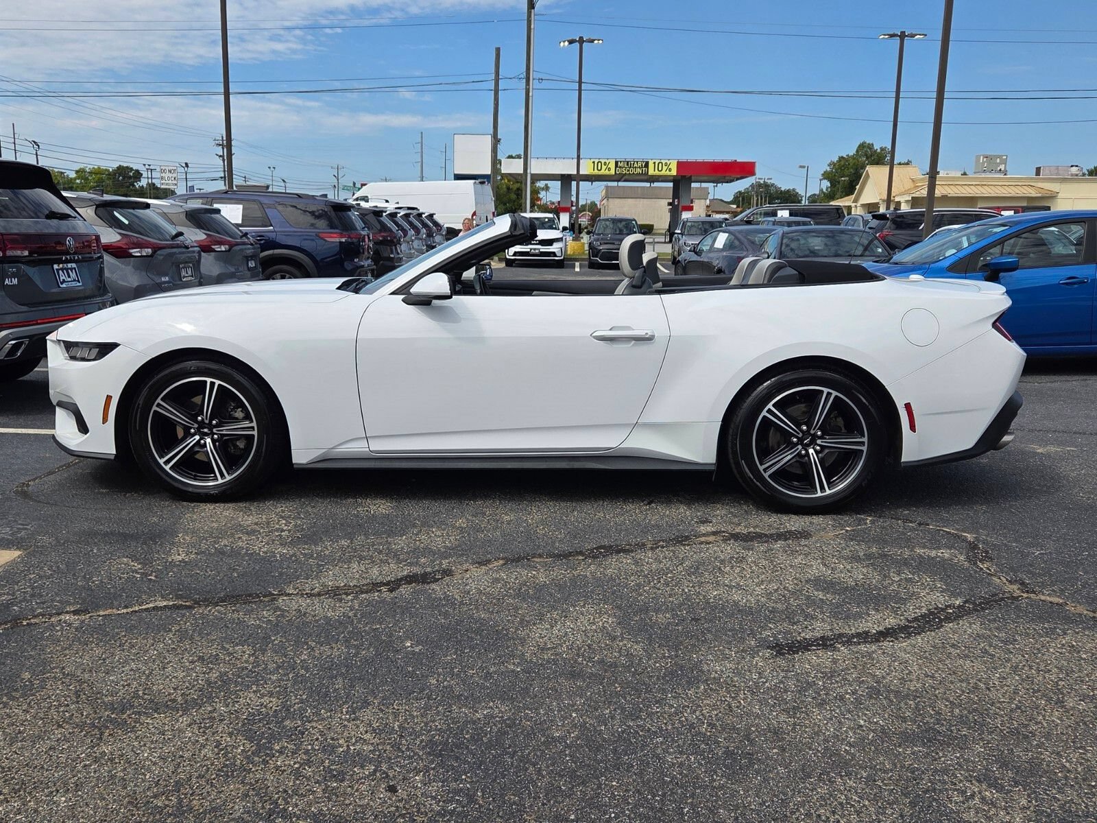Used 2024 Ford Mustang Premium RWD image 3