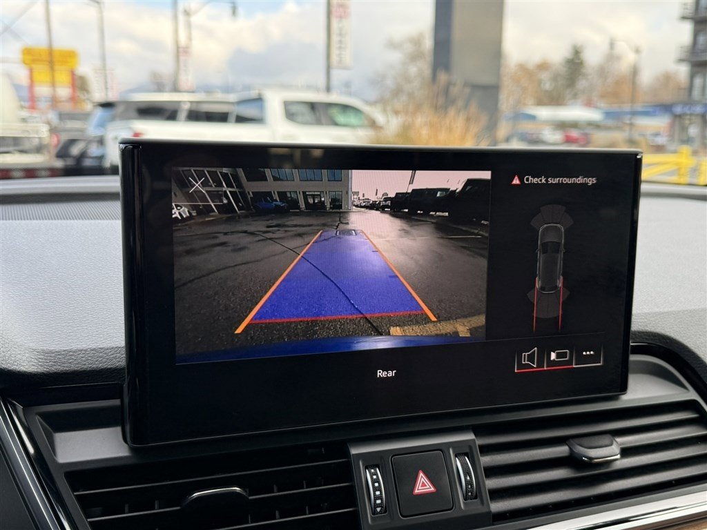 Used 2022 Audi Q5 e Premium w/ Convenience Package image 30