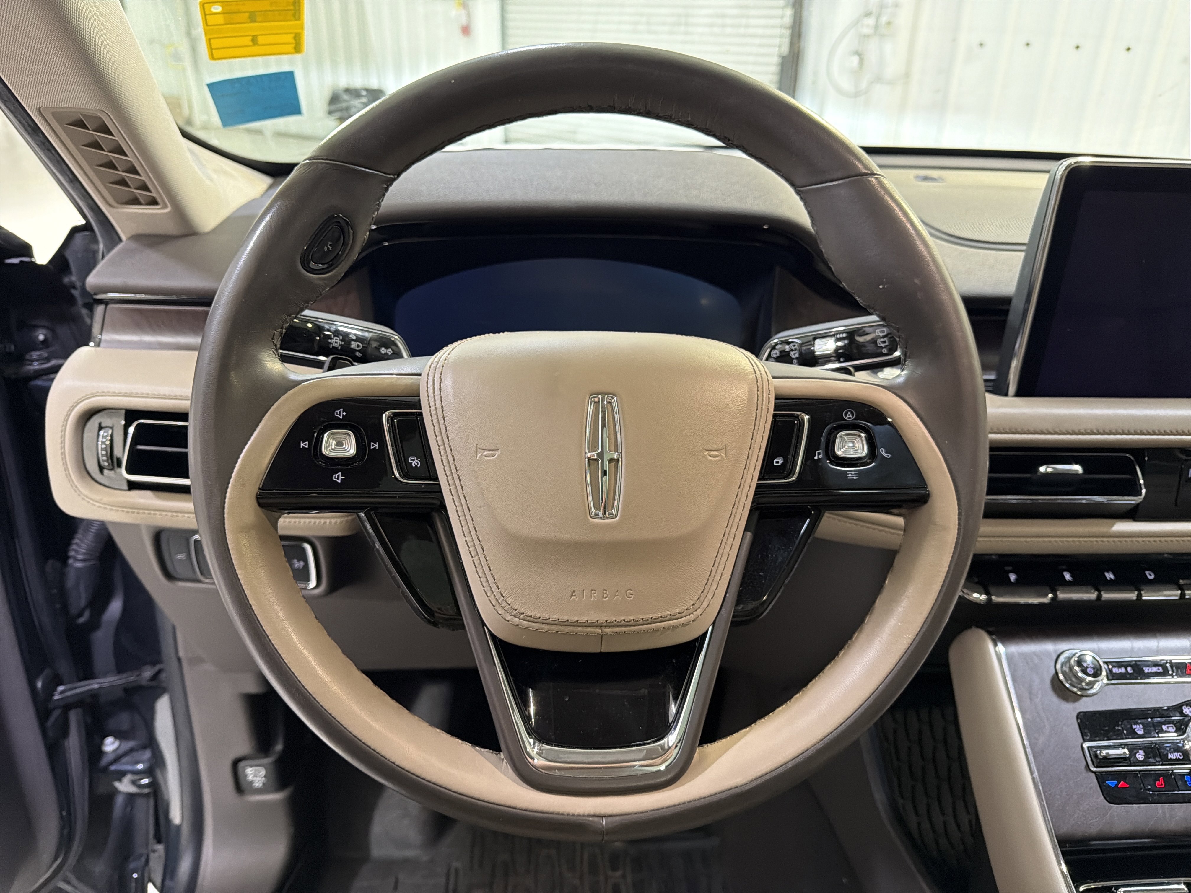Used 2022 Lincoln Aviator Reserve w/ Equipment Group 201A AWD/4WD image 16