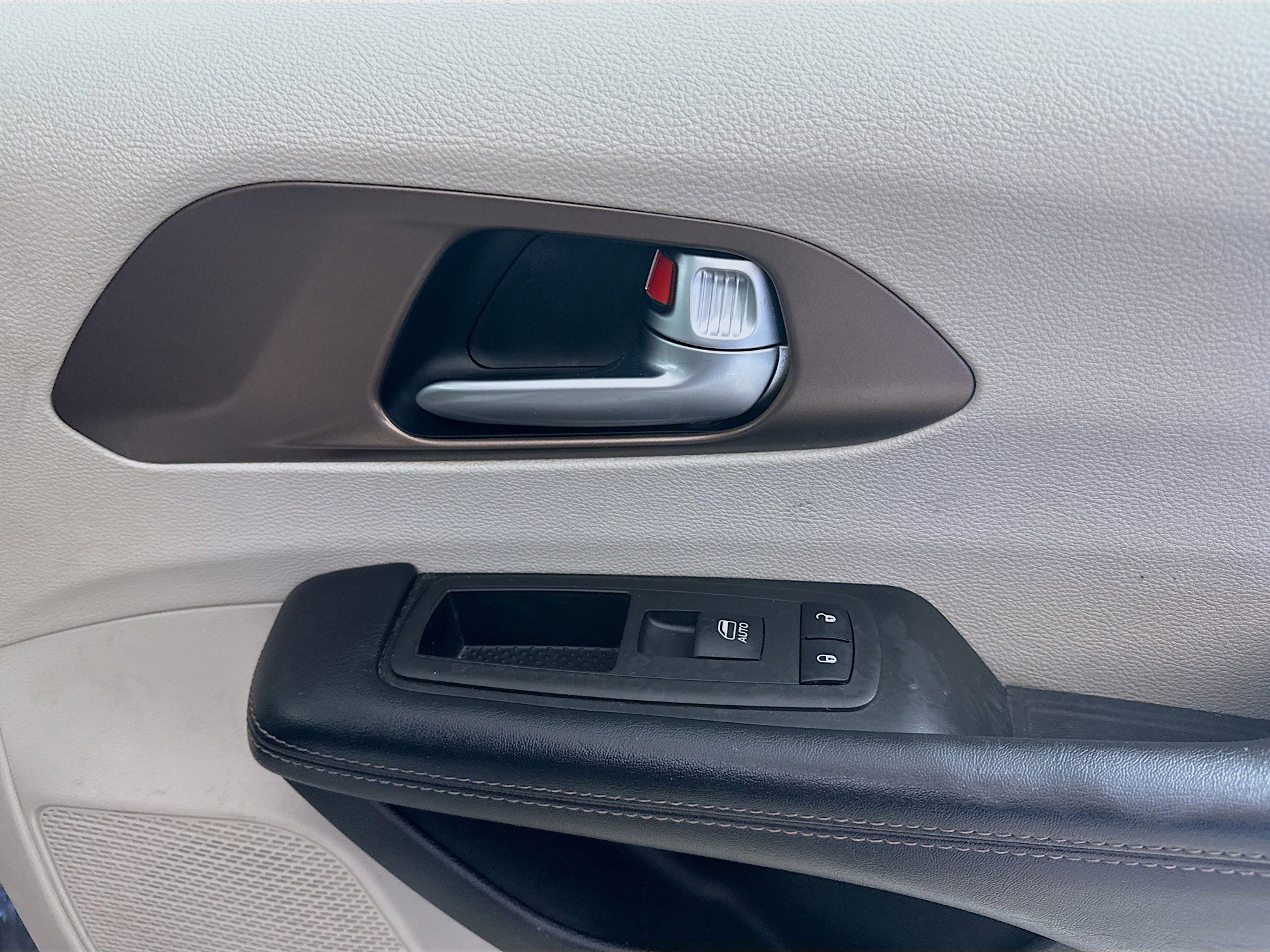 Used 2019 Chrysler Pacifica LX w/ Tire & Wheel Group image 29