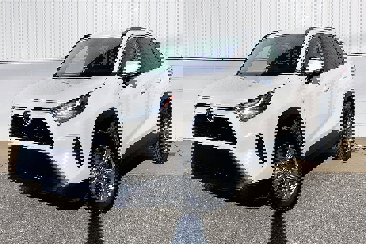 Used 2024 Toyota RAV4 XLE image 2