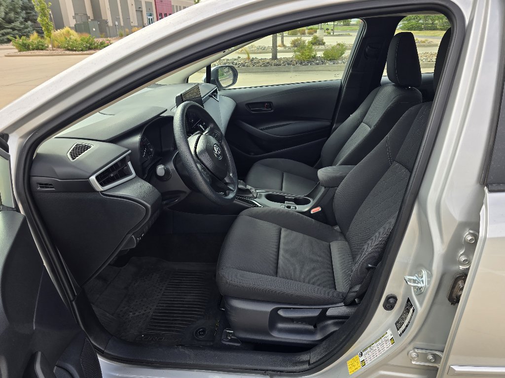 Used 2025 Toyota Corolla LE FWD image 13