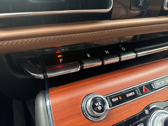 Used 2023 Lincoln Aviator Reserve w/ Equipment Group 201A image 19