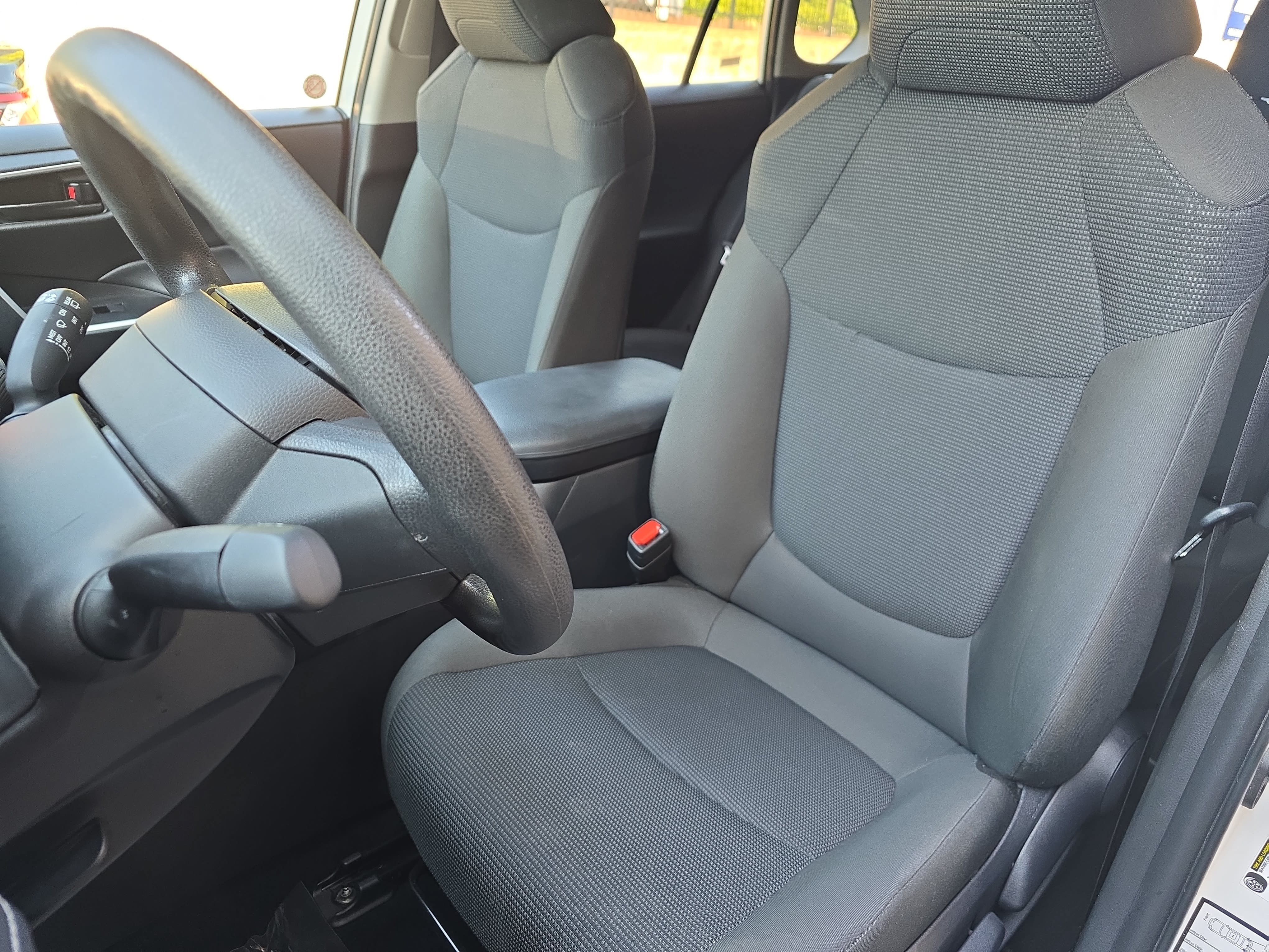Certified 2025 Toyota RAV4 LE AWD/4WD image 14