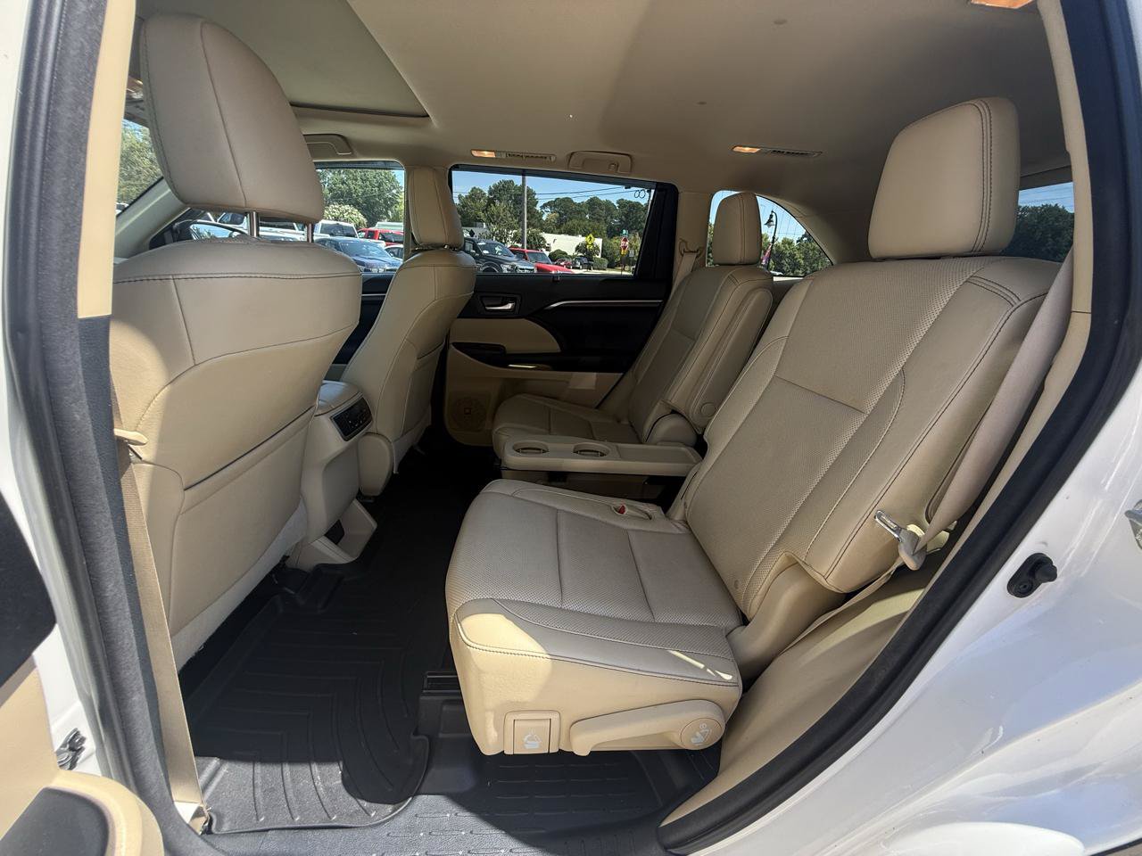 Used 2015 Toyota Highlander Limited AWD/4WD image 31