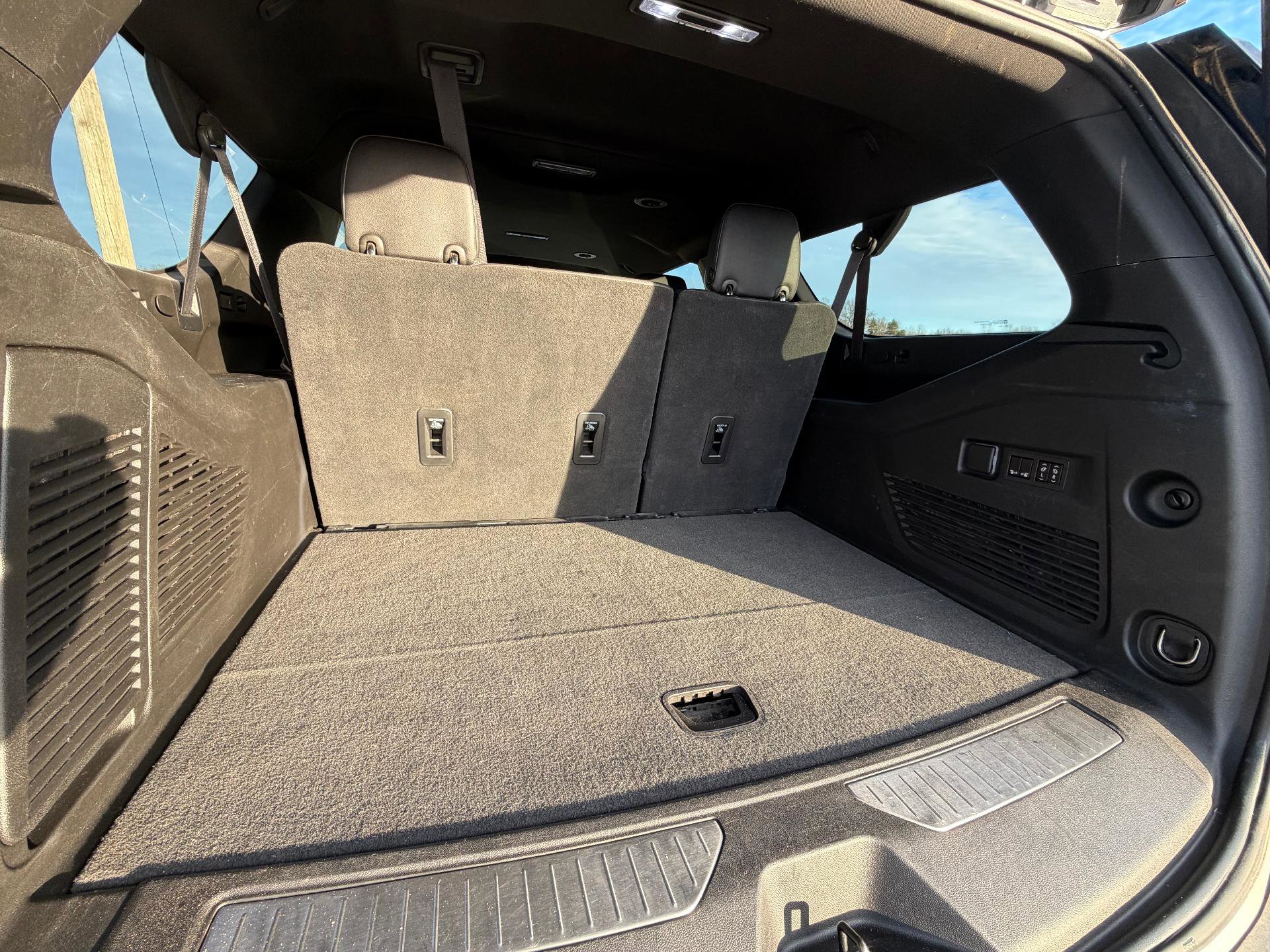 Used 2023 Chevrolet Suburban Premier AWD/4WD image 14