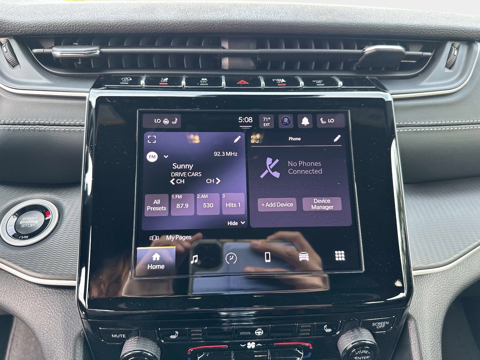 New 2025 Jeep Grand Cherokee Laredo X w/ Luxury Tech Group I AWD/4WD image 24