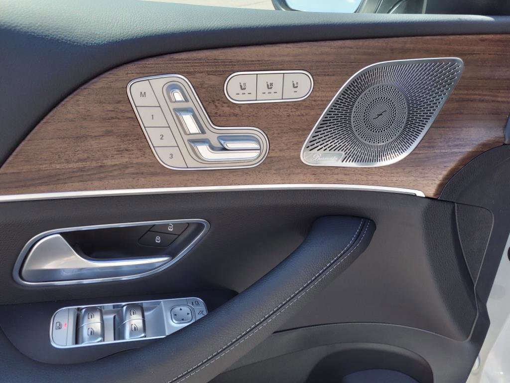 Used 2025 Mercedes-Benz GLS 450 4MATIC image 13