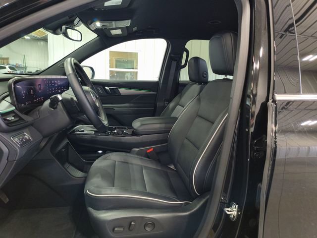 Used 2025 Buick Enclave Preferred AWD/4WD image 21