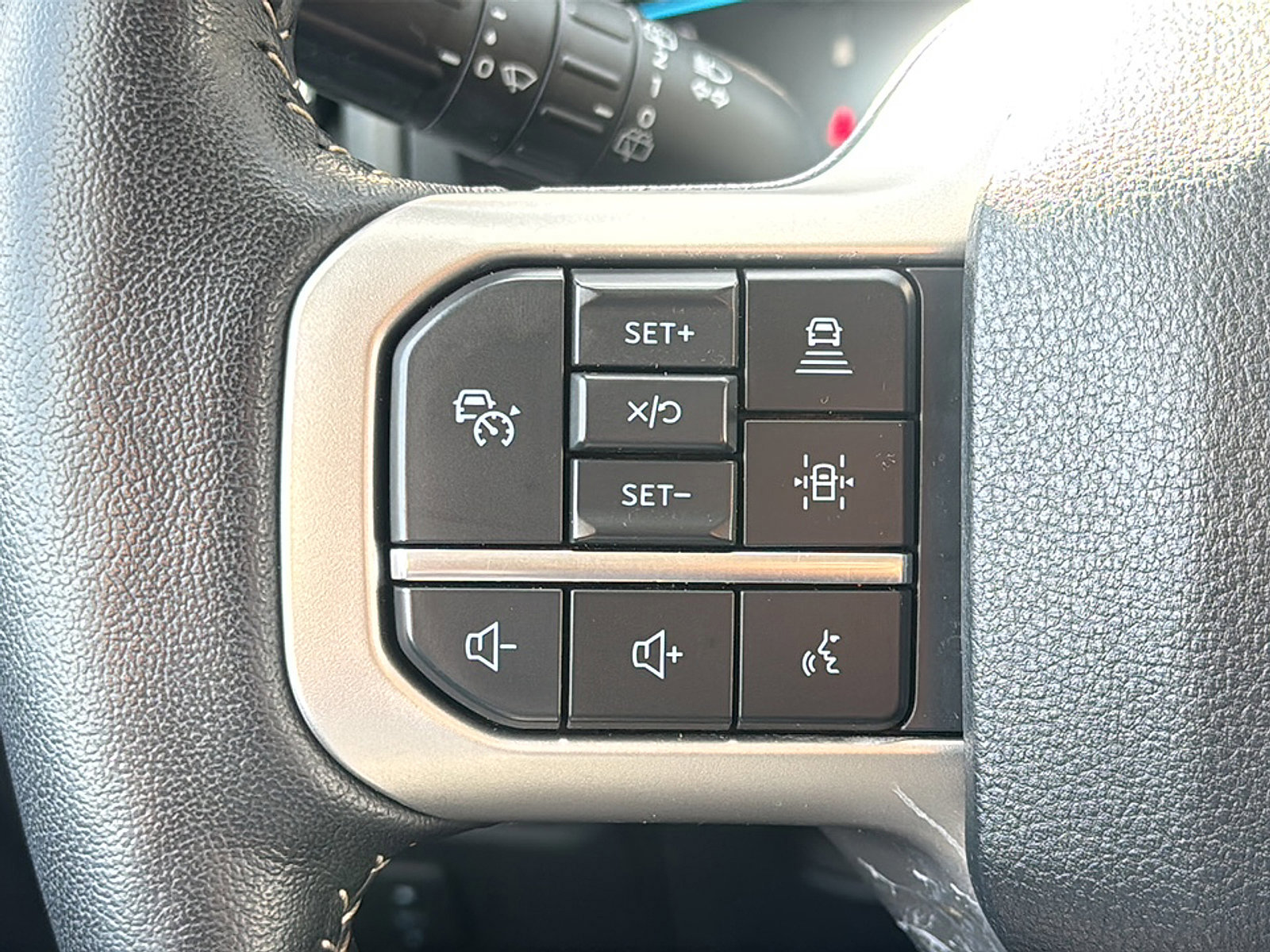 Used 2023 Ford Expedition XLT image 33