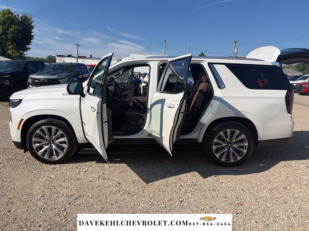 Used 2025 Chevrolet Tahoe High Country AWD/4WD image 31