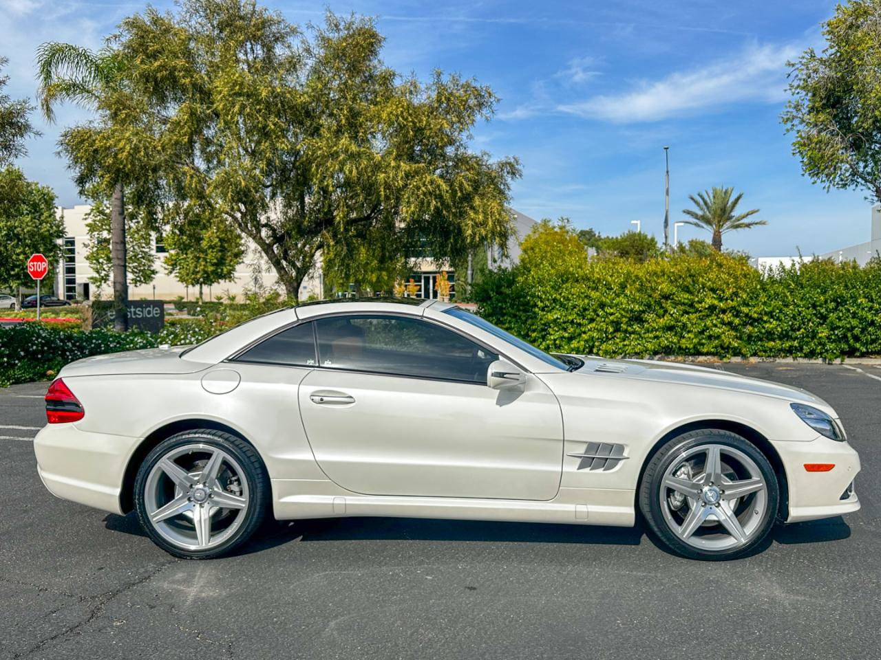 Used 2012 Mercedes-Benz SL 550 image 5