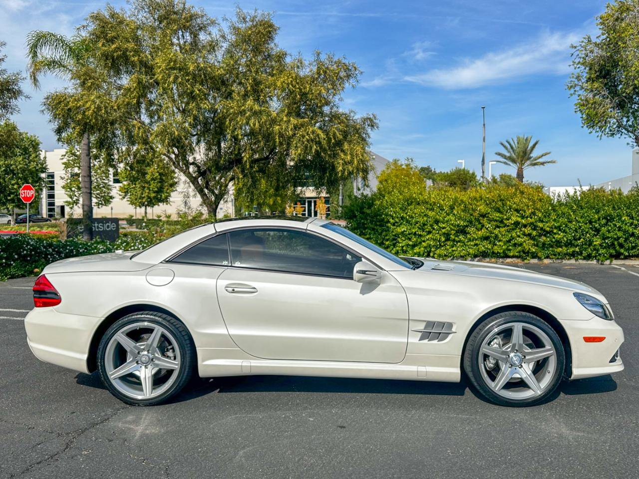 Used 2012 Mercedes-Benz SL 550 image 5