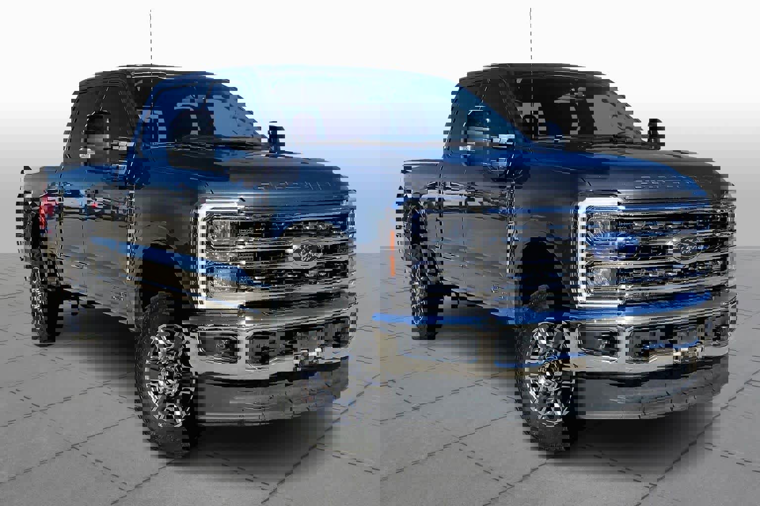 Used 2024 Ford F250 Lariat image 3