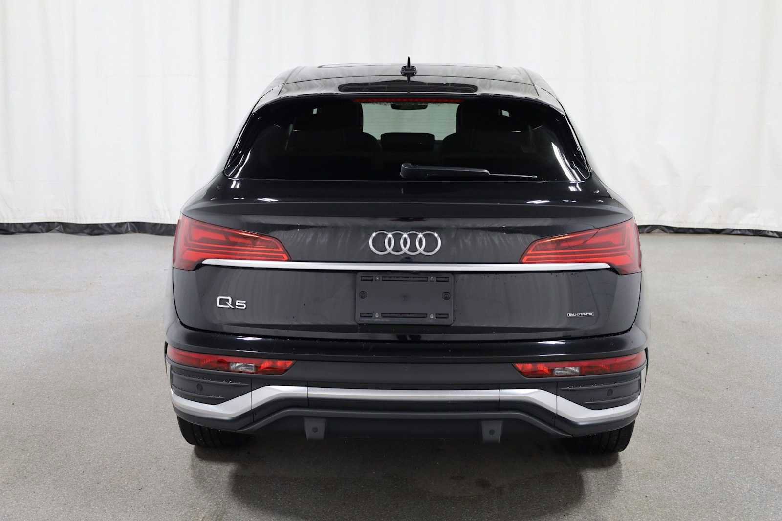 Used 2023 Audi Q5 2.0T Premium Plus w/ Premium Plus Package image 7