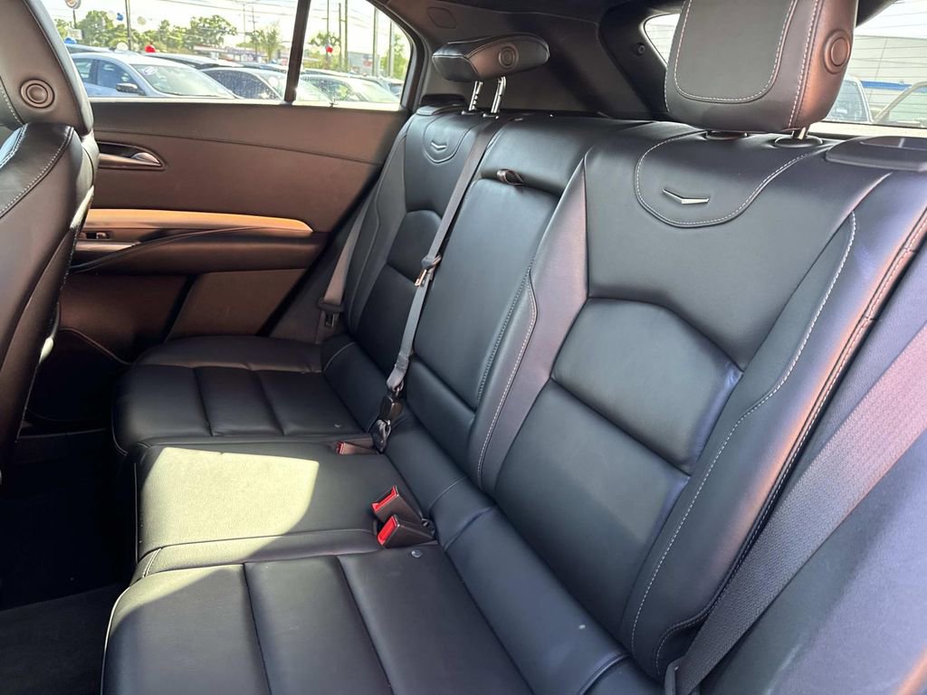 Used 2023 Cadillac XT4 Premium Luxury image 16