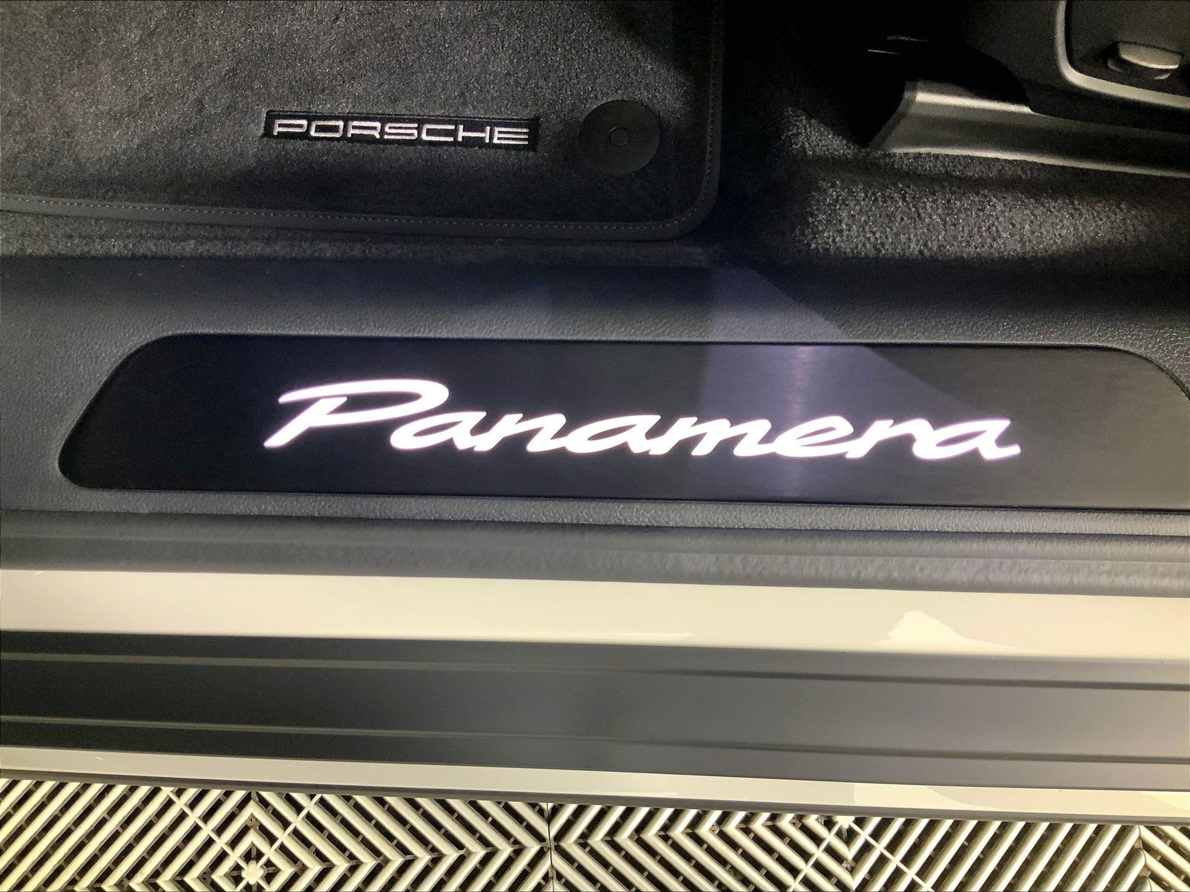 New 2026 Porsche Panamera RWD image 20