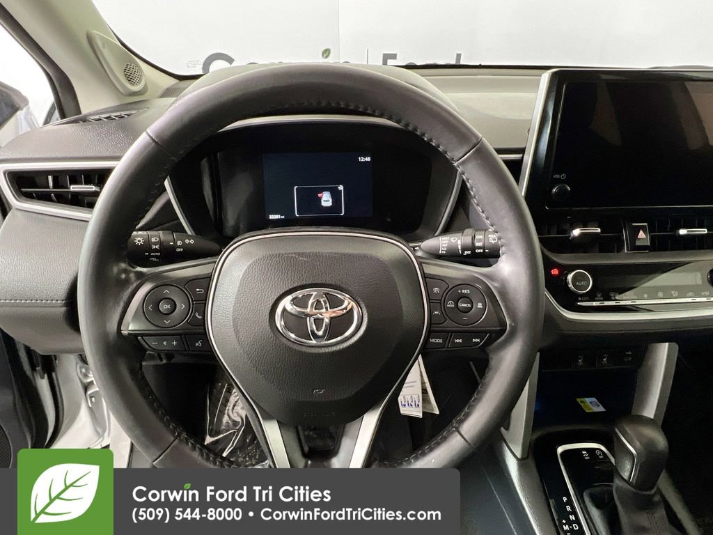 Used 2023 Toyota Corolla Cross XLE image 8