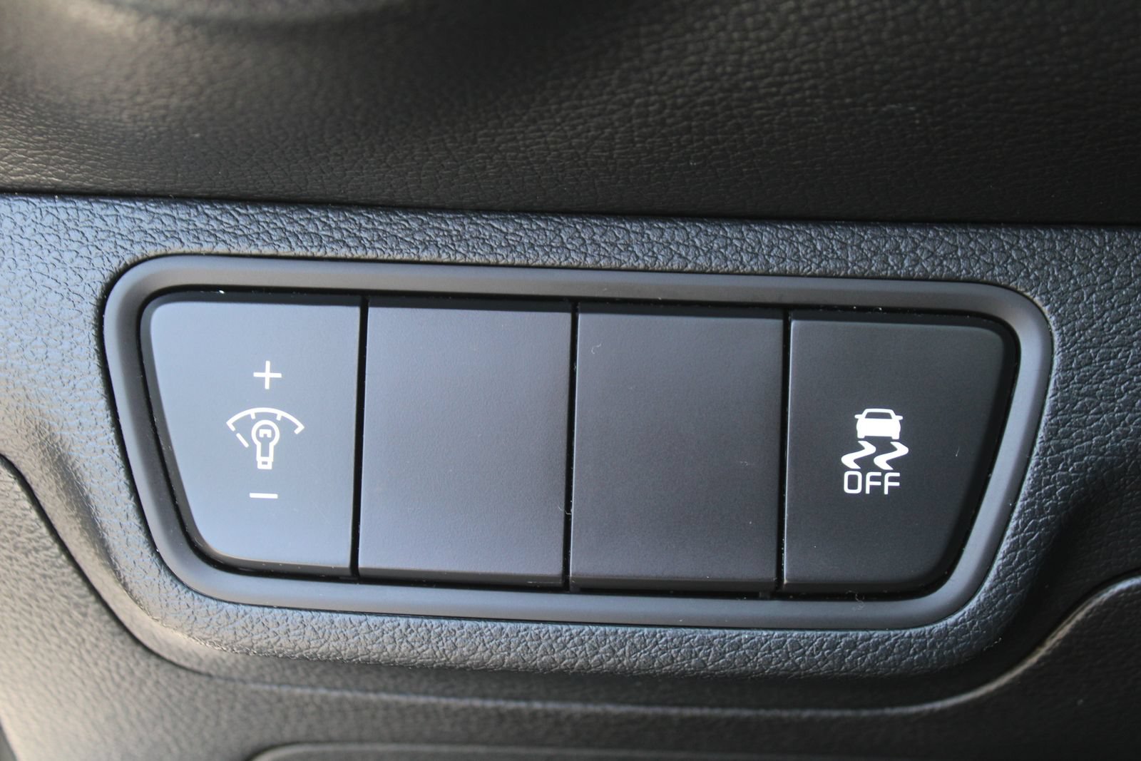 Certified 2024 Kia Forte LXS FWD image 22