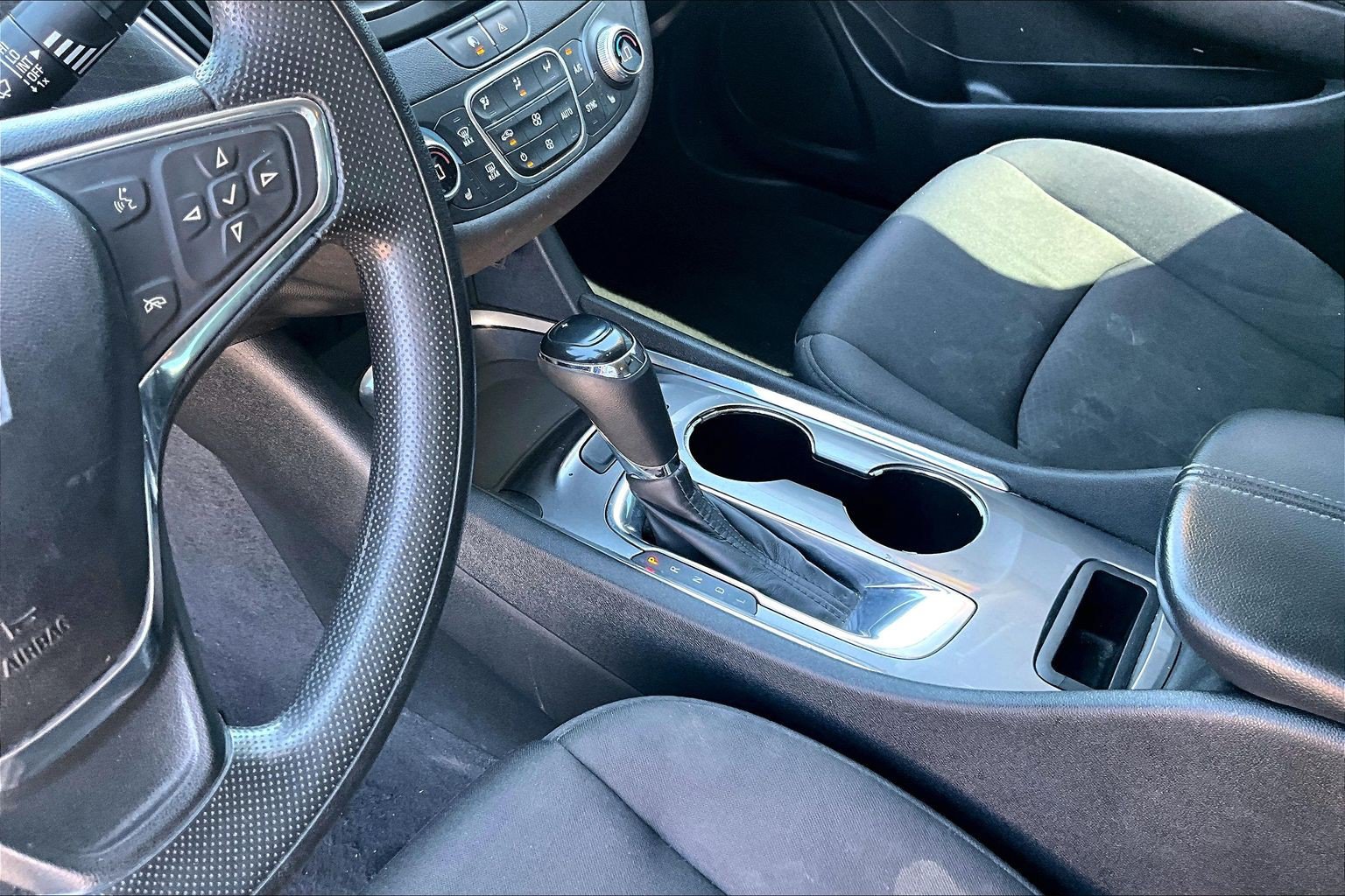Used 2020 Chevrolet Malibu LT FWD image 13