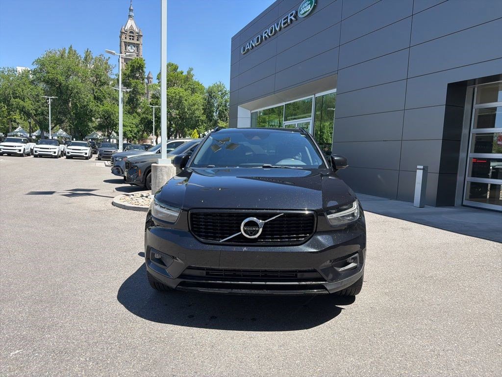 Used 2021 Volvo XC40 T5 R-Design w/ Advanced Package AWD/4WD image 2